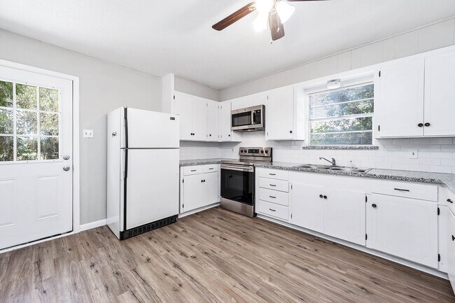 4111 Victoria Ave, Dickinson, TX 77539 - photo 7