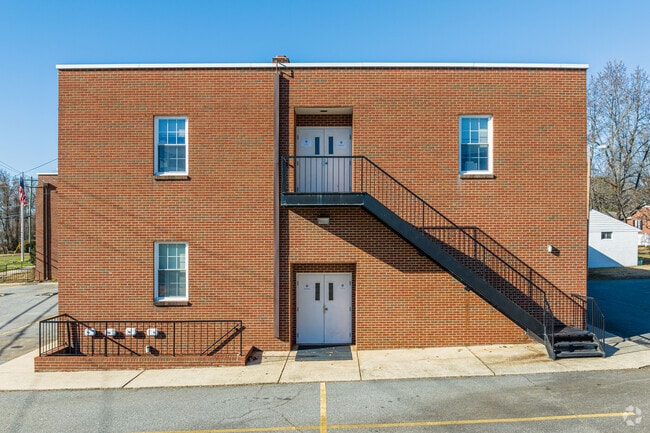 The entrance of Rise Academy is located on the side of the building.Rise Academy has a side entr