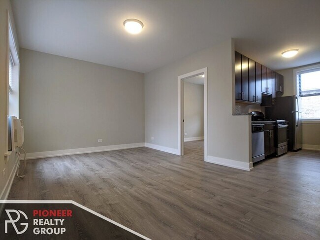 705 W Brompton Ave unit 3, Chicago, IL 60657 - photo 6