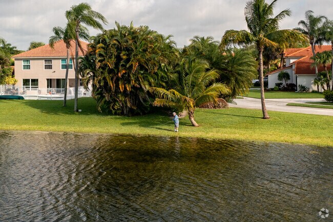 In the Lake Charleston neighborhood of Green Acres, FL there are many spots to go fishing.