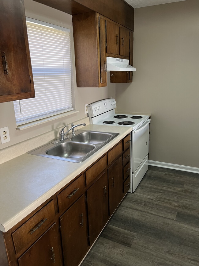 Coal Creek Apartment Homes, Oliver Springs, TN 37840 - photo 2