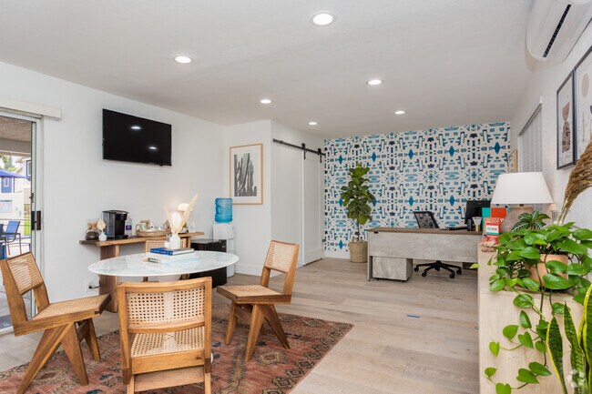 Pine Village, Riverside, CA 92501 - photo 7