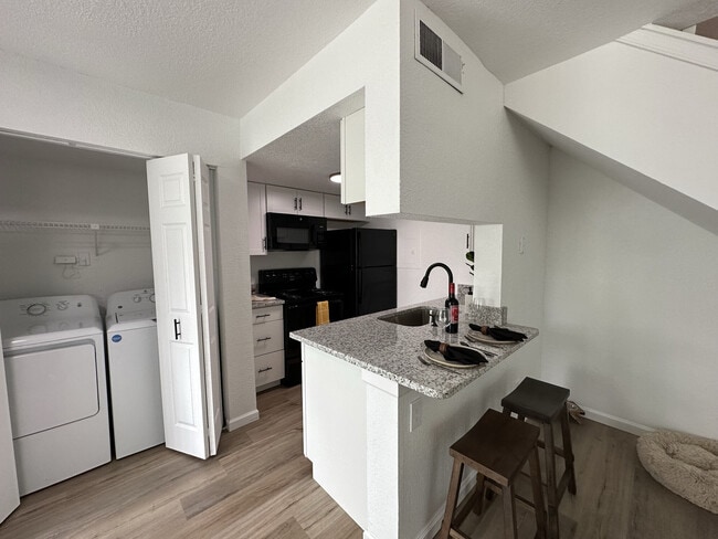 Royal Pointe Apartments, Virginia Beach, VA 23464 - photo 4