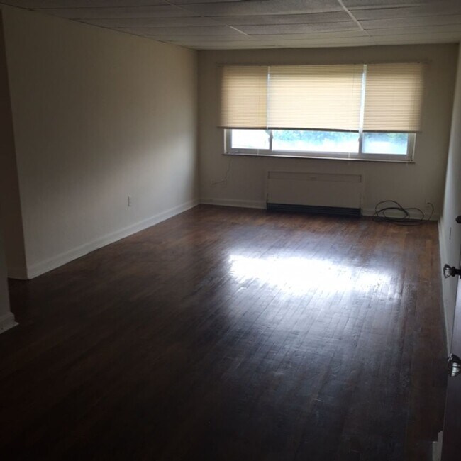 596 Lowell Ave unit 596-02, Cincinnati, OH 45220 - photo 5