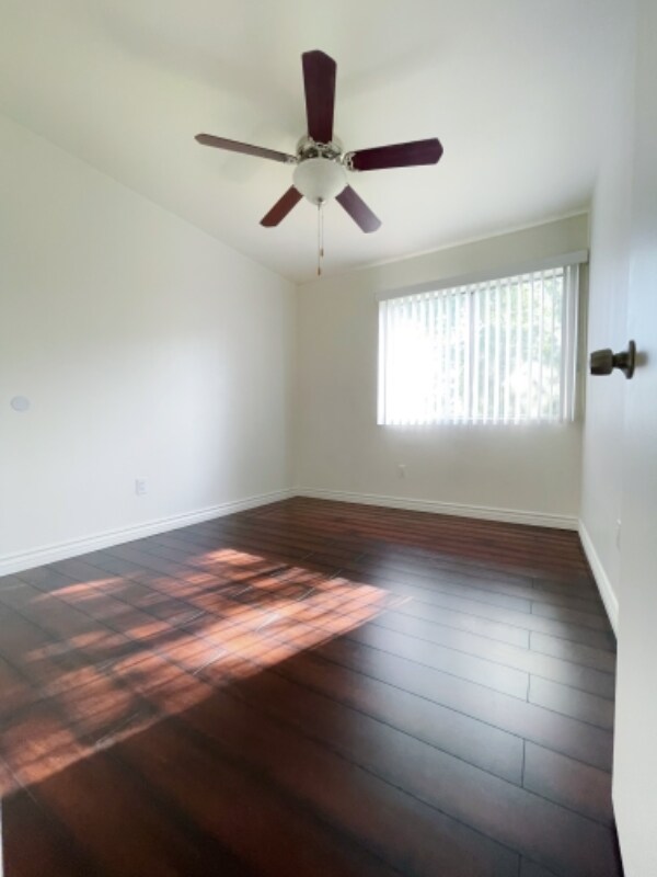 18526 Mayall St, Los Angeles, CA 91324