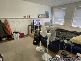 1462 Commonwealth Ave Unit 1, Boston, MA 02135