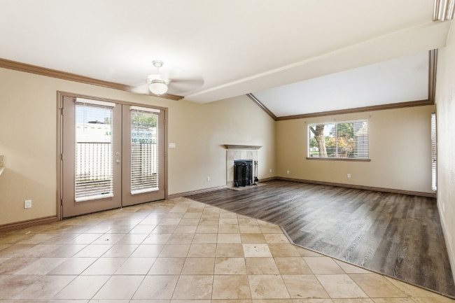 7675 N First St unit 109, Fresno, CA 93720 - photo 2