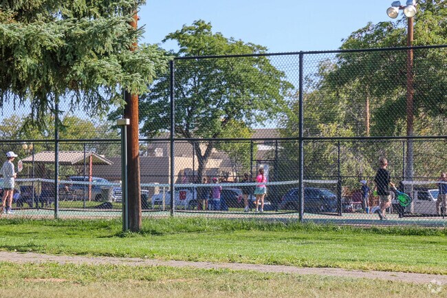 Salvador Perez Park has great tennis courts residents enjoy.