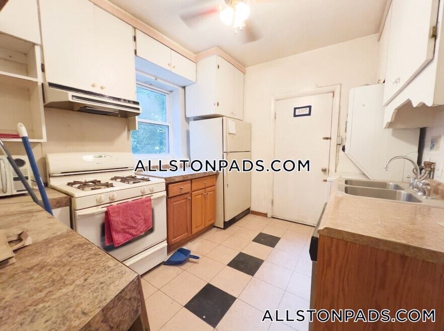 46 Park Vale Ave unit 3-S26, Allston, MA 02134 - photo 1