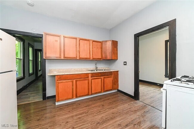 3620 E 63rd St unit Back unit, Cleveland, OH 44105 - photo 4