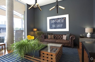 3155 S Moody Ave, Portland, OR 97239