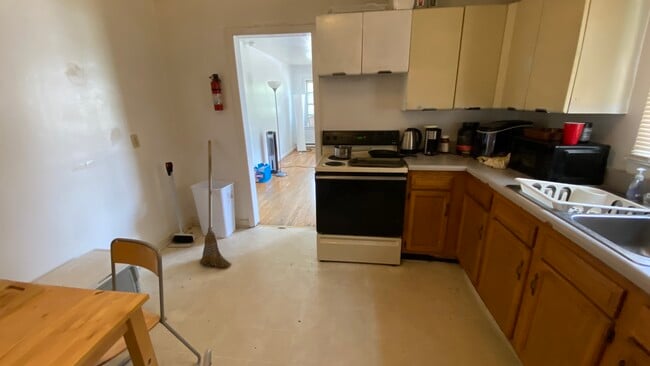 114 Lucas Dr, Blacksburg, VA 24060 - photo 5