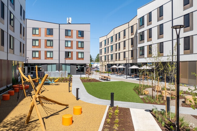 Aldea at Glisan Landing, Portland, OR 97213 - photo 6