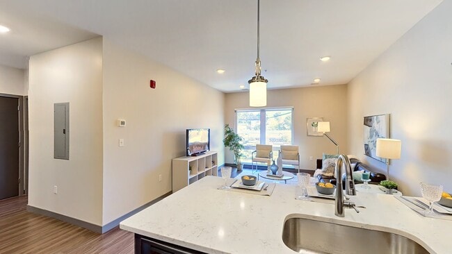 University Square North, Salem, MA 01970 - photo 3