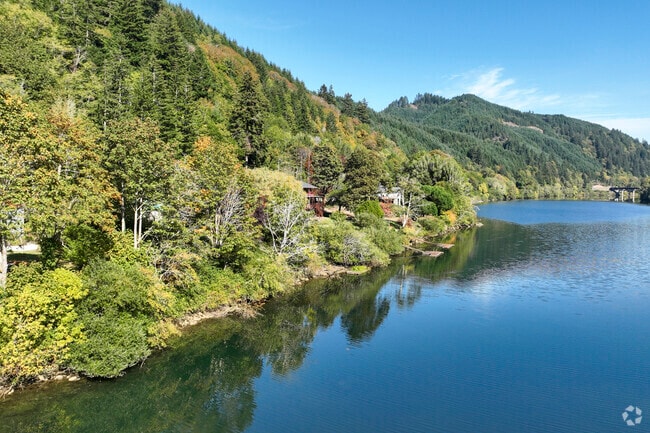 Scottsburg has some beautiful view views of the Umpqua river.