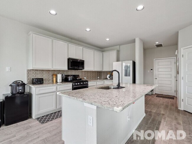 101 Crescent St, Georgetown, TX 78626 - photo 6