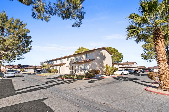 121 N Gateway Blvd, Ridgecrest, CA 93555 - photo 4