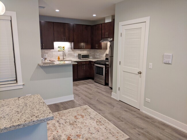 1143 Maple Ave unit 2, Evanston, IL 60202 - photo 4