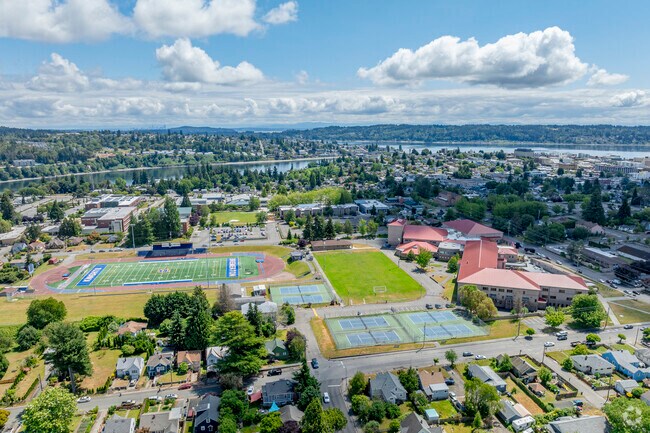 Bremerton High School serves as Downtown Bremerton main campus for high schoolers.
