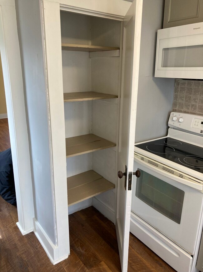 240 W Hallam Ave unit 2, Washington, PA 15301 - photo 4