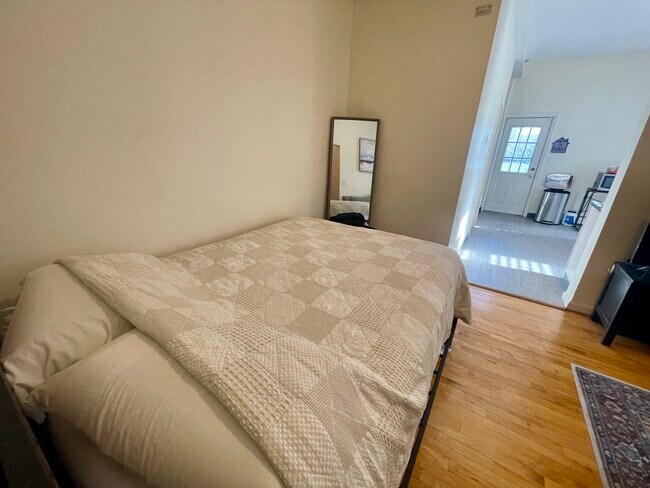 212 Chestnut Ave unit 4, Jamaica Plain, MA 02130 - photo 7