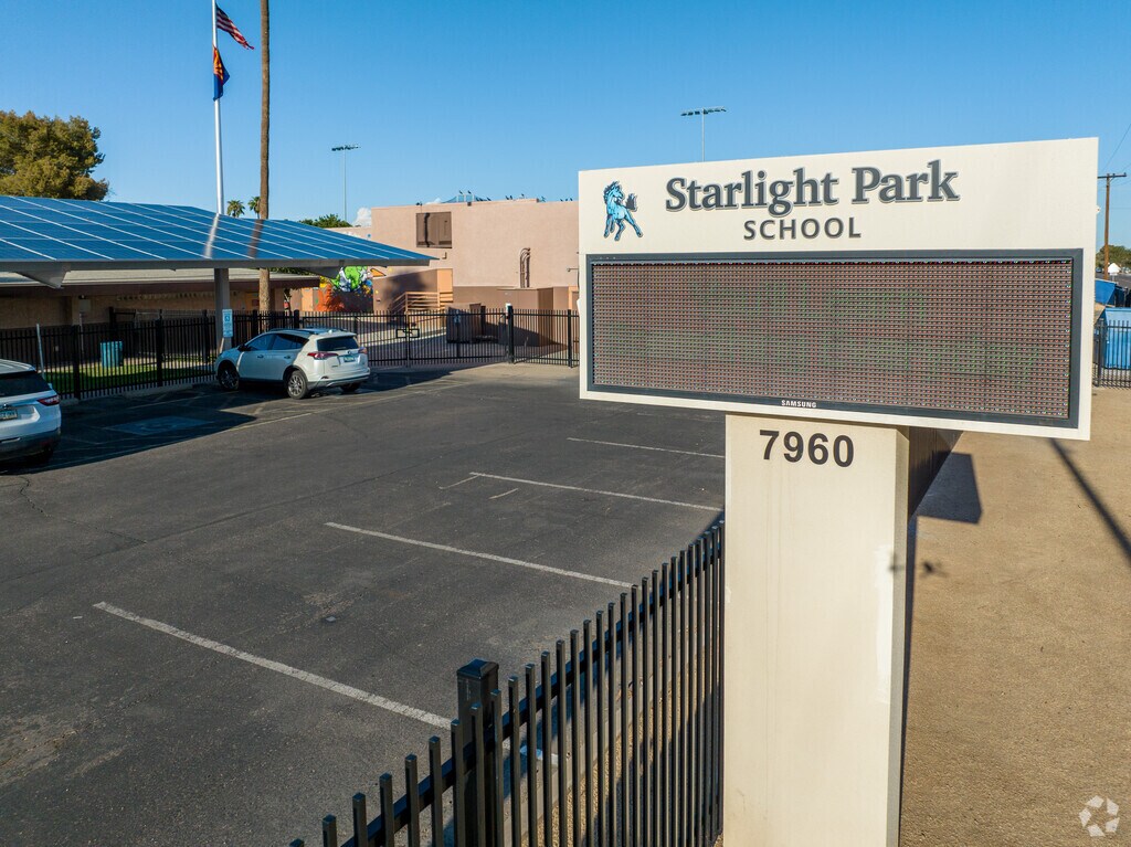 Welcome to Starlight Park School serving the students of West Phoenix, AZ.