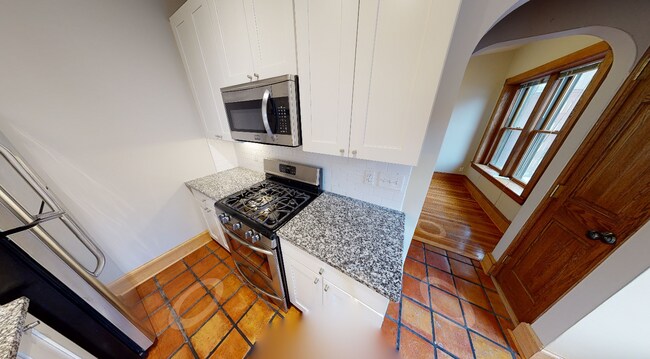 900 Massachusetts Ave unit 7, Cambridge, MA 02139 - photo 3