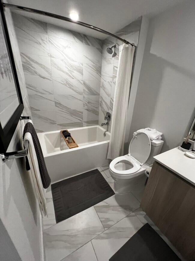 7082 W 4th Ct unit A1, Hialeah, FL 33014 - photo 6