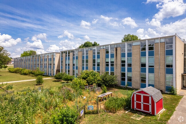 Glendale High School has an average enrollment of approximately 1,400 students.