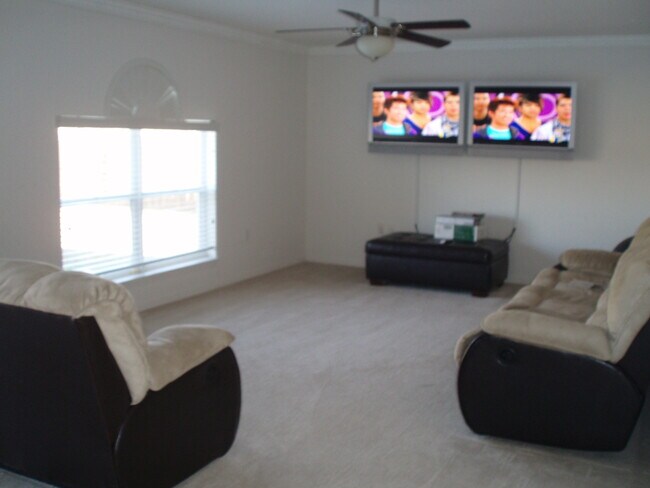 981 SW Mcelroy Ave, Port Saint Lucie, FL 34953 - photo 5