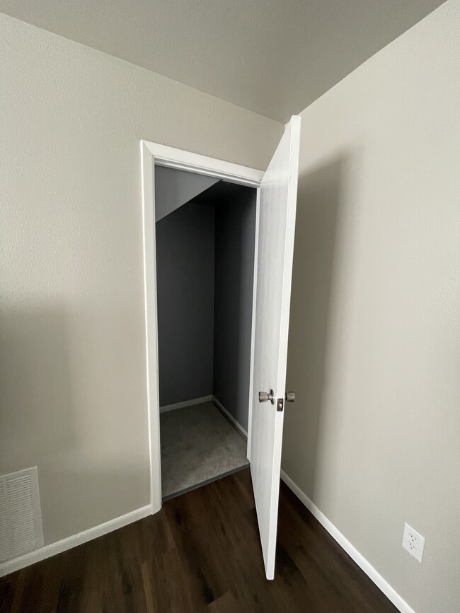 Storage/Crawl space
