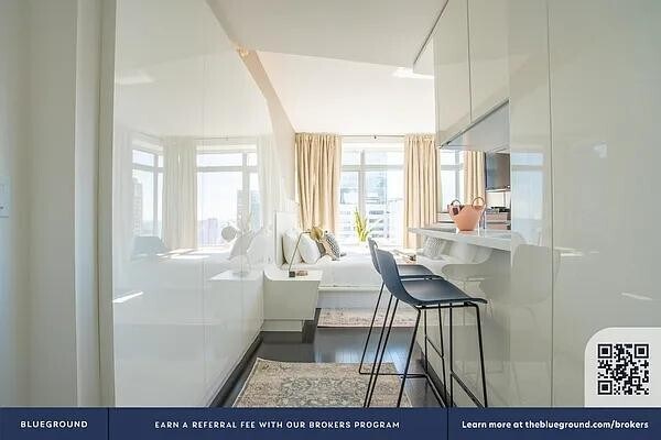 W New York - Downtown-The Residences unit 29, New York, NY 10006 - photo 2