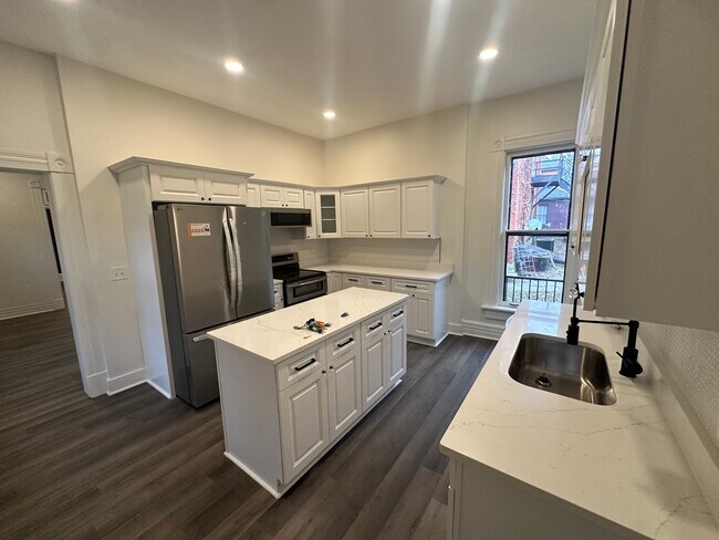 81 Warren St unit 2, Columbus, OH 43215 - photo 6