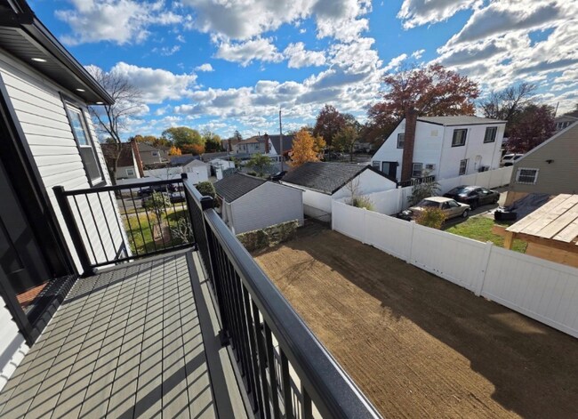 240-02 147th Rd, Rosedale, NY 11422 - photo 4