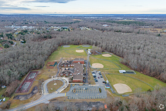 The Mark G. Hoyle Elementary School in Swansea was dedicated in 1992 as a tribute to him.