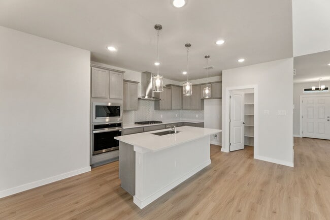 13538 Henri Castro Way, San Antonio, TX 78253 - photo 6