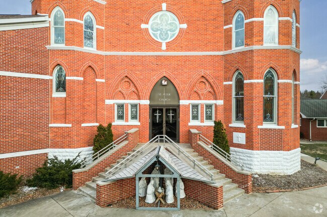 There are several churches in Archbold such as St. Peter Catholic Church.