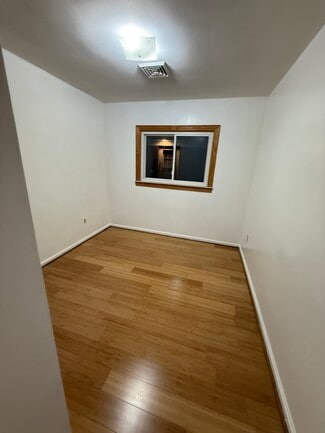 5654 Burger St, Dearborn Heights, MI 48127