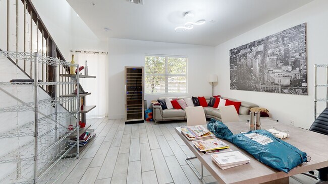 480 NE 35th Ct unit 2, Oakland Park, FL 33334 - photo 2