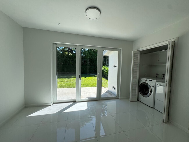 11535 SW 81st Rd, Miami, FL 33156 - photo 3