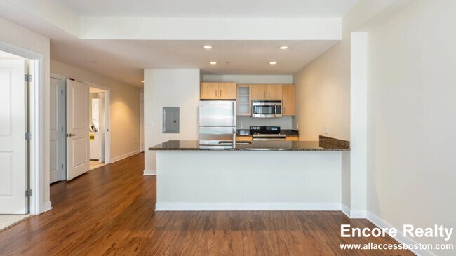 4 Emerson Place unit 908, Boston, MA 02114 - photo 2