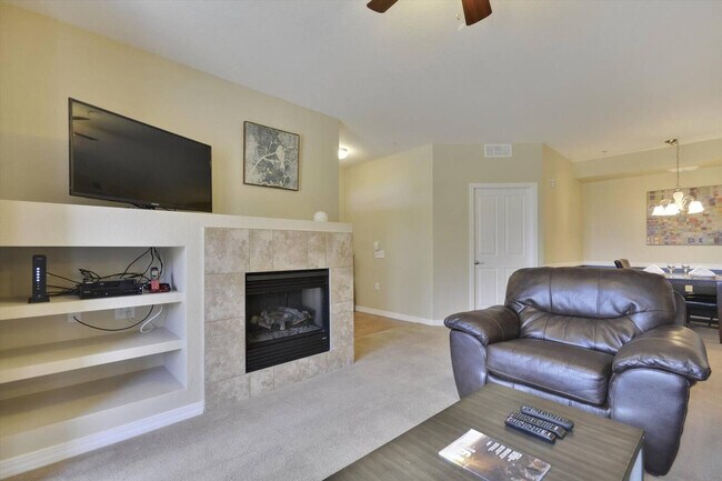 204 Illinois Dr unit ID1013085P, Fort Collins, CO 80525 - photo 2