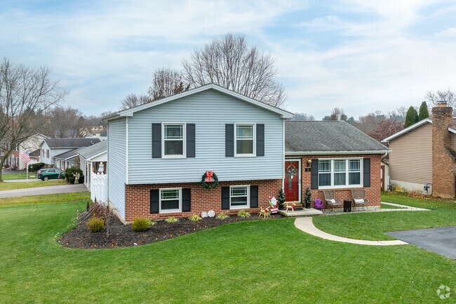 Split level homes are one of the more common style of houses found in Parkville.