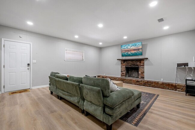 218 Cactus St unit ID1319918P, Tallahassee, FL 32304 - photo 4