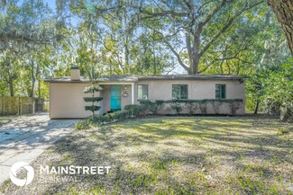 1220 Adrian Ct, Jacksonville, FL 32205