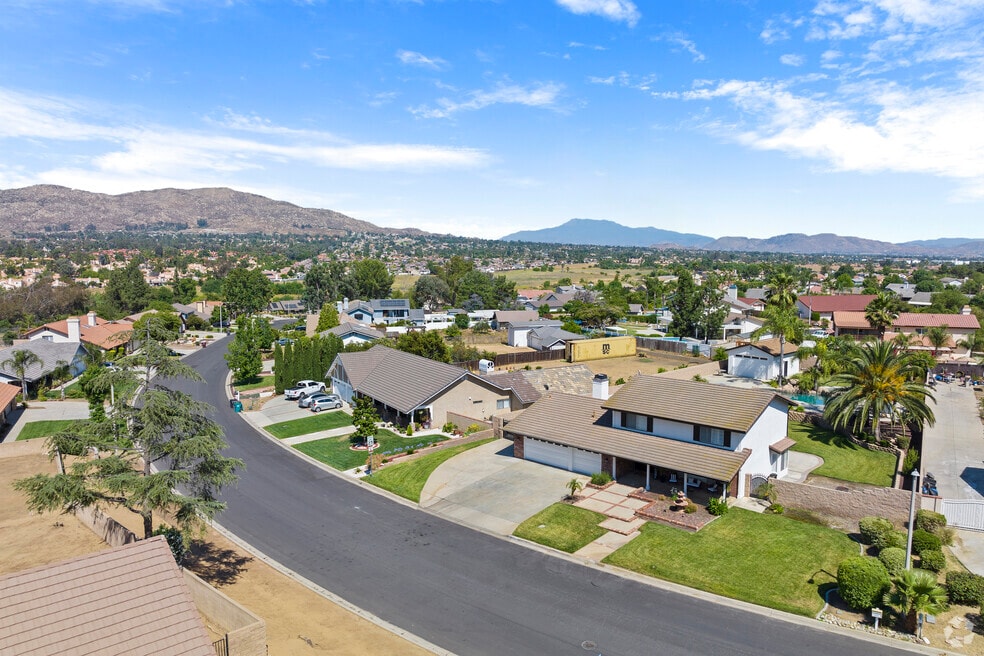 NH_HiddenSprings_544617_080224_P2_MN_V1