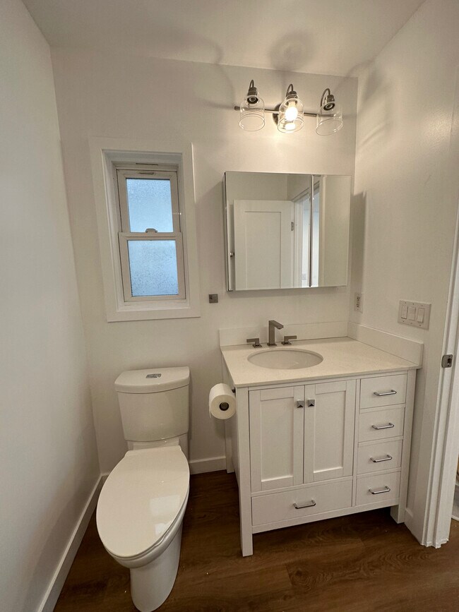 116 45th St unit Lower Rear, Manhattan Beach, CA 90266 - photo 7