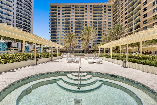 The Wave unit L17, Hollywood, FL 33019 - photo 3