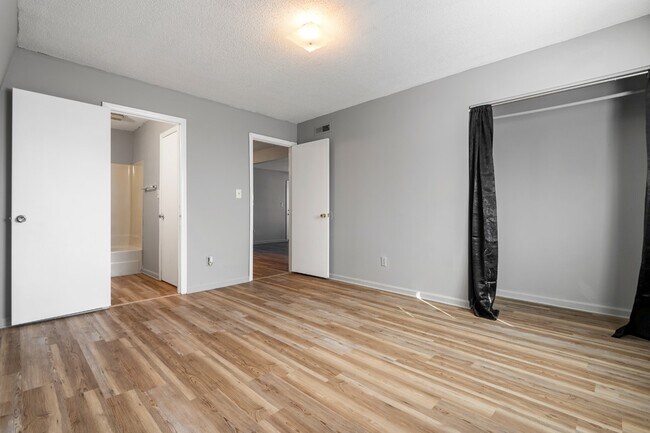 511 Poplar St unit E, Graham, NC 27253 - photo 6