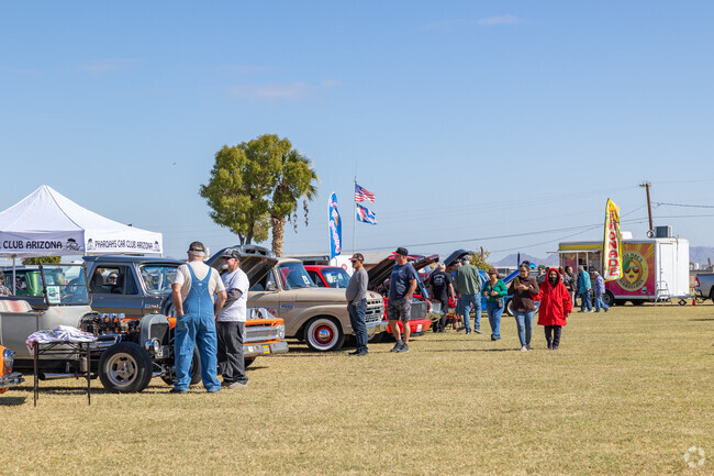 Meet at the car owners at Gear Heads Car Show in Yuma, AZ.